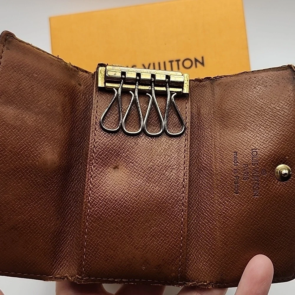 Louis Vuitton Black/Brown Key Holder Wuth Box, Card And Dust bag - Picture 7 of 17